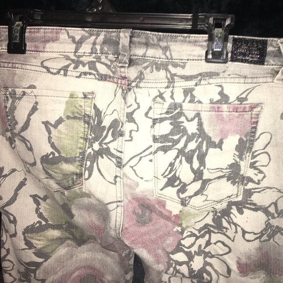 GUESS Brittney-Skinny Jeans Gray Faded Floral - Picture 8 of 12